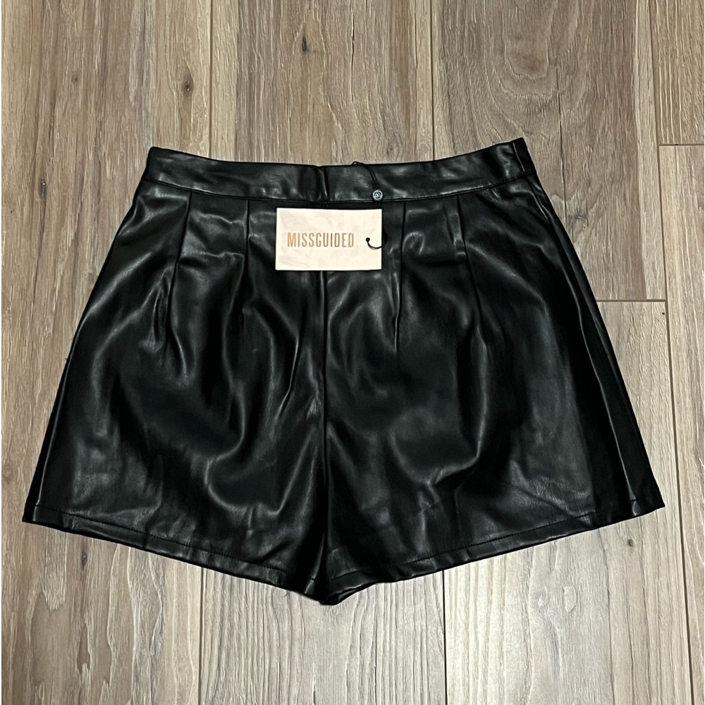 Missguided - Faux Leather Short